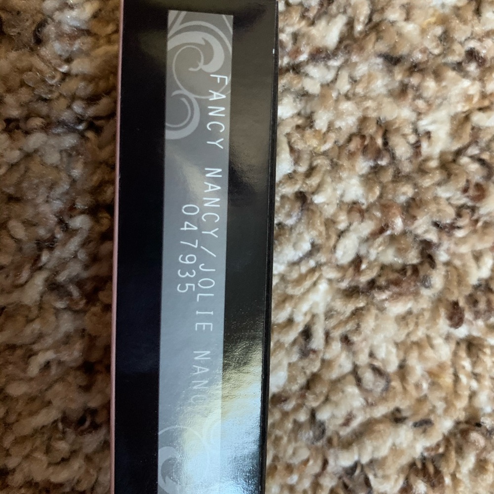 NEW Mary Kay Nourishine Plus Lip Gloss!!